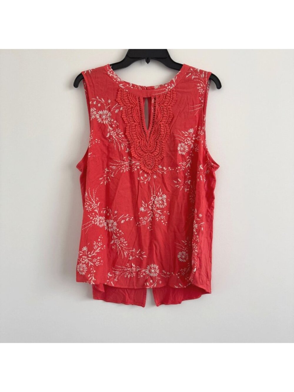 Daniel Rainn Women With Crochet Detail Sleeveless Floral Top Size XL